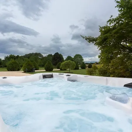 Ferienhaus L'atelier 4 Stars Luxury, Hot Tub, Pool