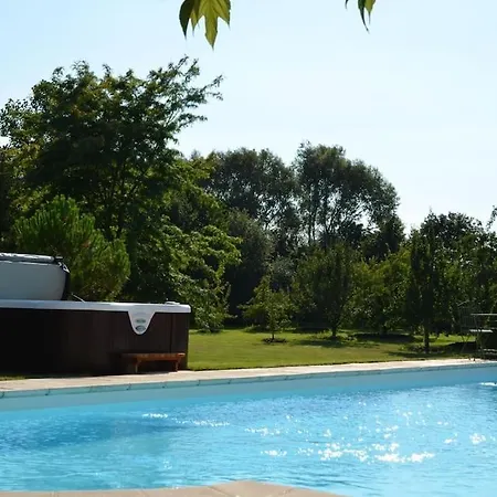 L'atelier 4 Stars Luxury, Hot Tub, Pool Ferienhaus Nambsheim